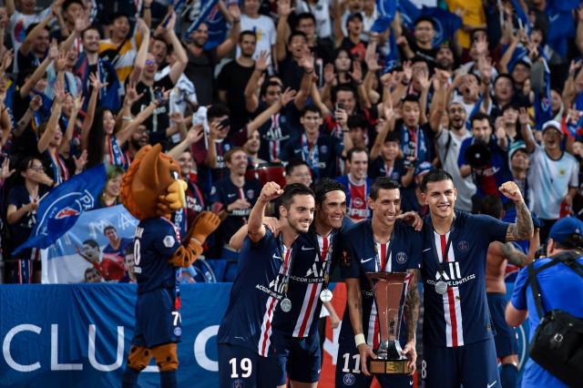 Anyone's Legend 发布了全队的新年祝福视频：在新年的前夕迎接新年，愿金蛇为您带来更多祝福！